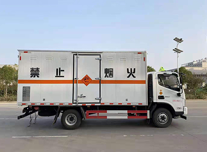 邵原镇爆破器材运输车