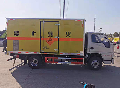 邵原镇爆破器材运输车