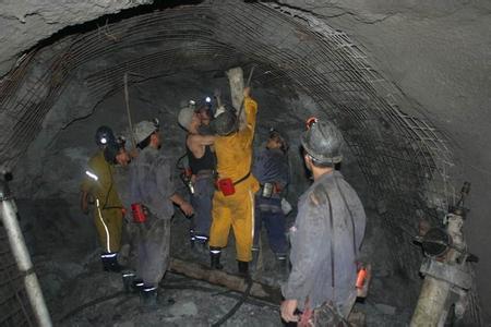邵原镇工程爆破中的危险因素分析以及应对工程爆破危险的措施